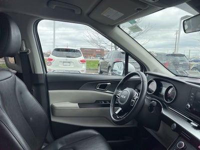 2024 Kia Carnival LX