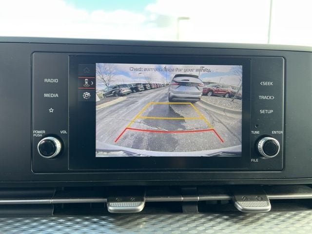 2023 Kia Carnival LX