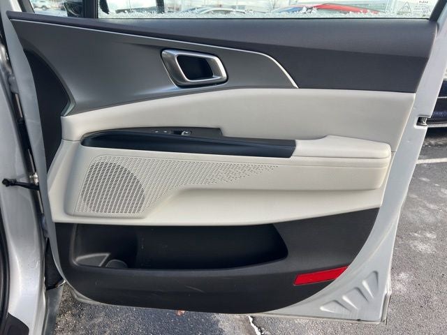 2023 Kia Carnival LX