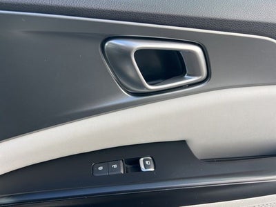 2023 Kia Carnival LX