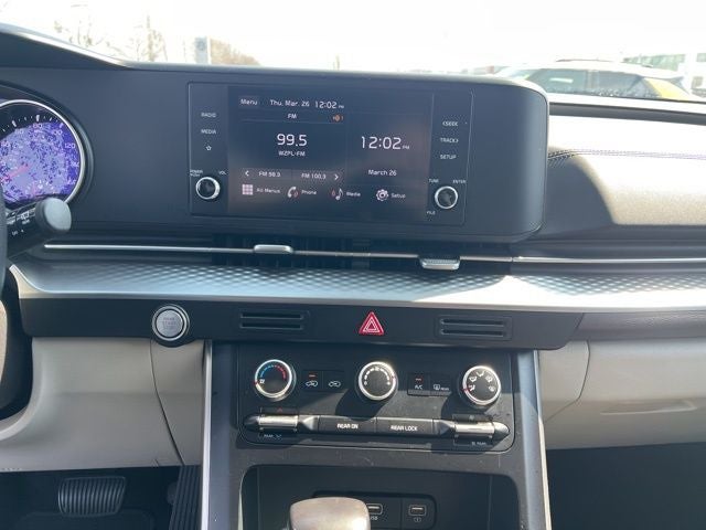 2024 Kia Carnival LX