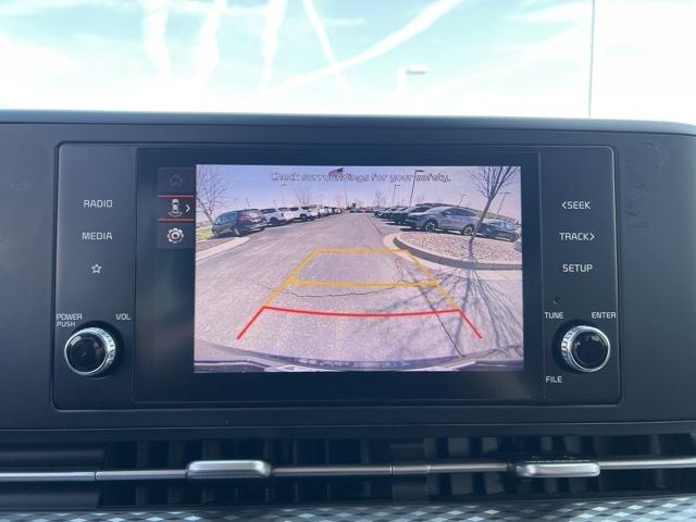 2024 Kia Carnival LX