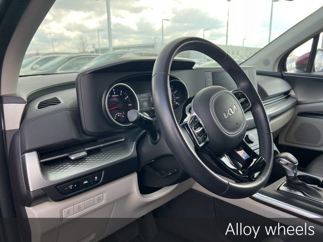 2024 Kia Carnival LX