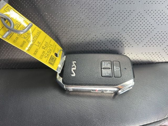 2024 Kia Carnival LX