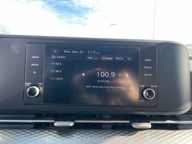 2024 Kia Carnival LX