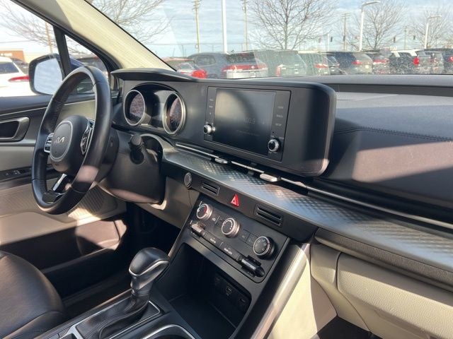 2024 Kia Carnival LX