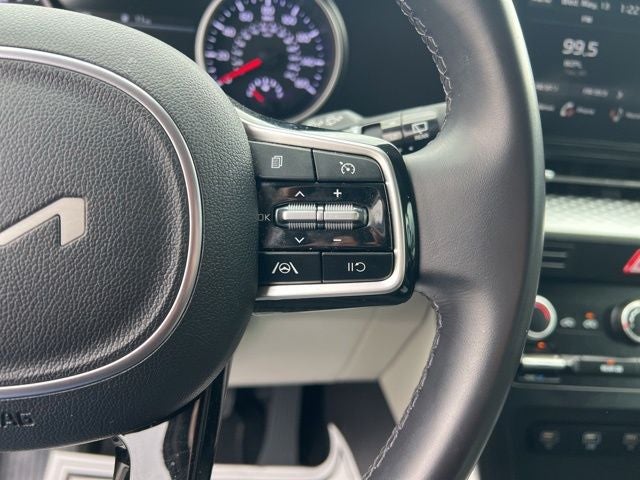 2023 Kia Carnival LX Seat Package