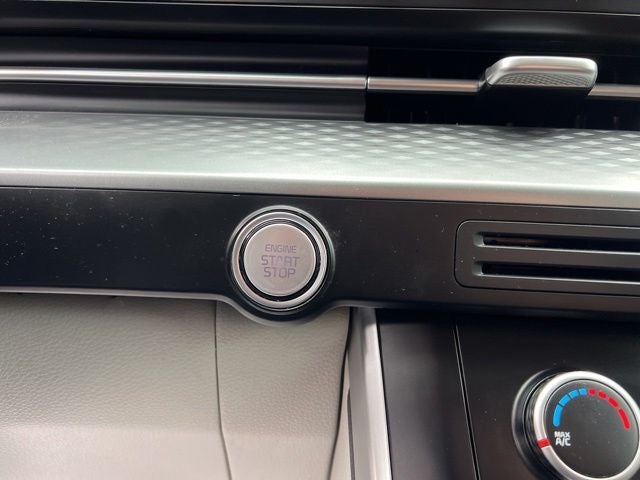 2023 Kia Carnival LX Seat Package