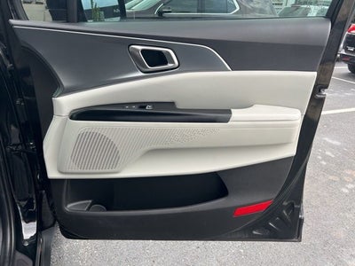 2023 Kia Carnival LX Seat Package