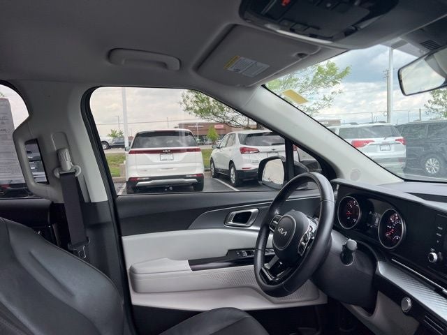 2023 Kia Carnival LX Seat Package