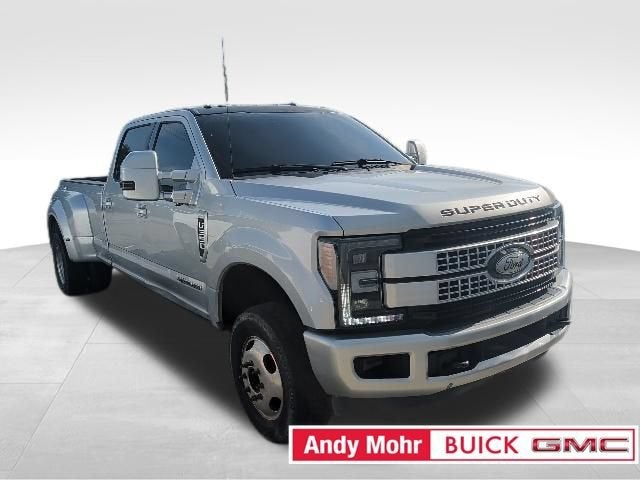 2017 Ford Super Duty F-350 DRW Lariat