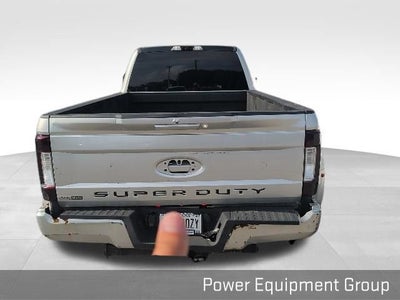 2017 Ford Super Duty F-350 DRW Lariat