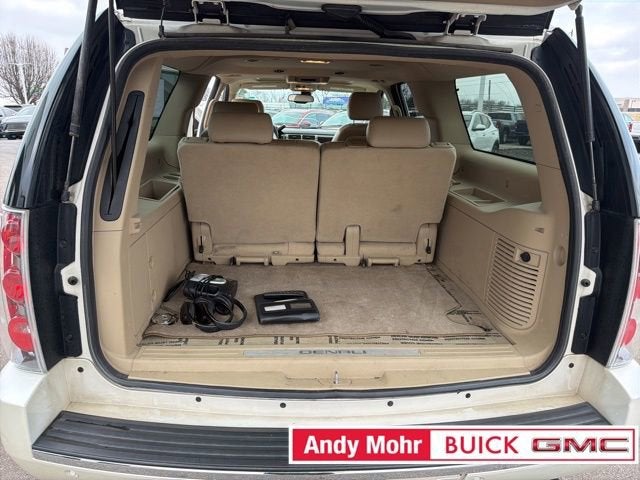 2009 GMC Yukon XL 4DR 4WD 1500