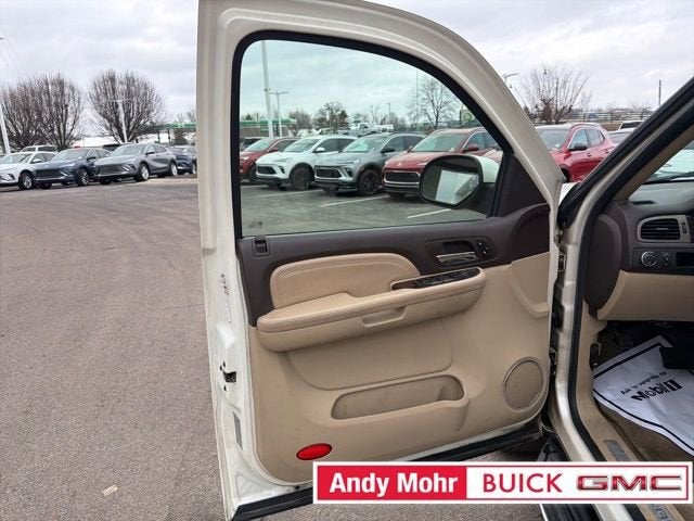 2009 GMC Yukon XL 4DR 4WD 1500