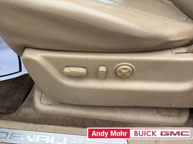 2009 GMC Yukon XL 4DR 4WD 1500