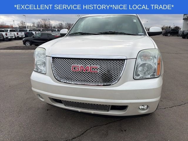 2009 GMC Yukon XL 4DR 4WD 1500