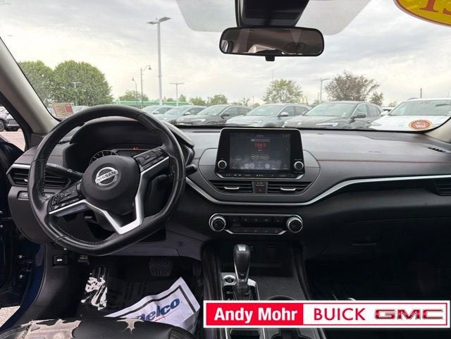 2021 Nissan Altima 2.0 SR