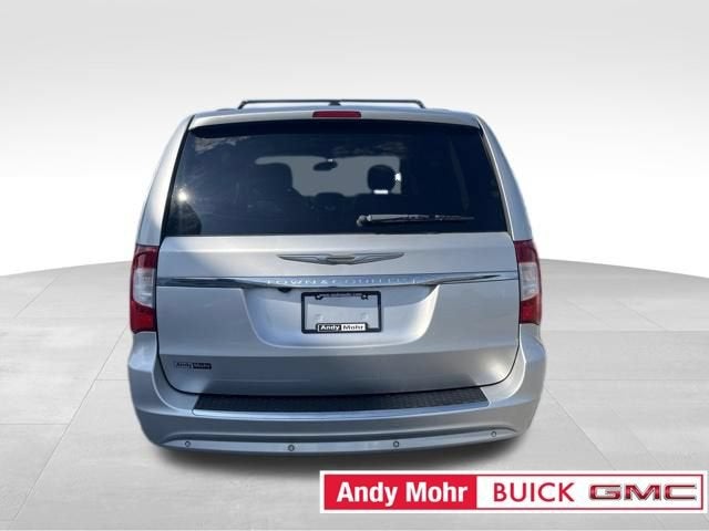 2012 Chrysler Town & Country Touring-L