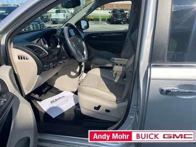2012 Chrysler Town & Country Touring-L