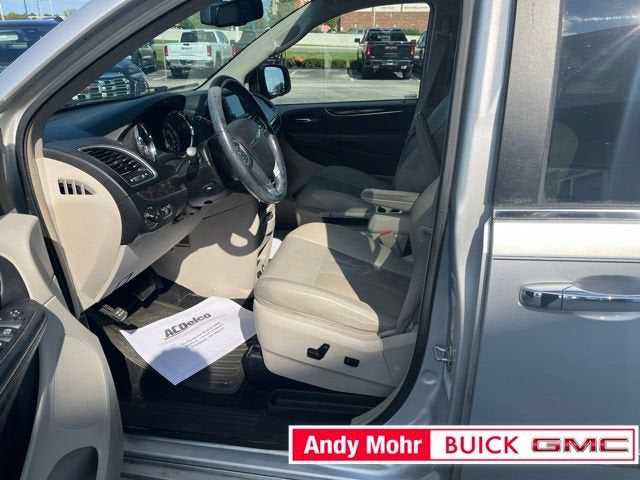 2012 Chrysler Town & Country Touring-L