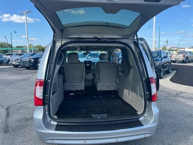 2012 Chrysler Town & Country Touring-L