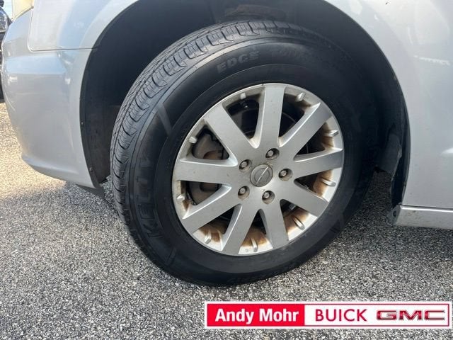 2012 Chrysler Town & Country Touring-L