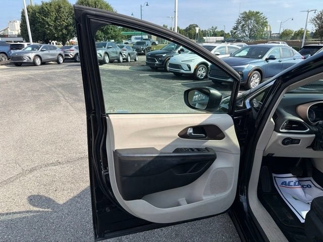 2017 Chrysler Pacifica Touring