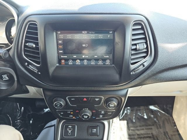 2019 Jeep Compass Latitude w/Sun/Wheel Pkg