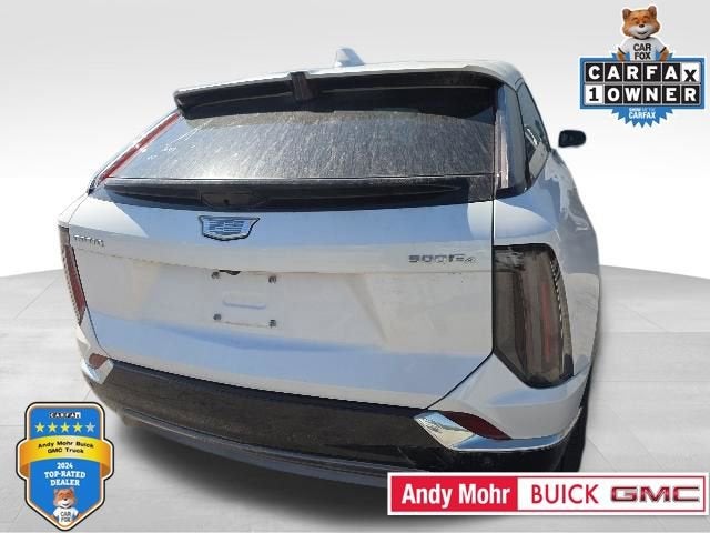 2025 Cadillac OPTIQ Luxury 2