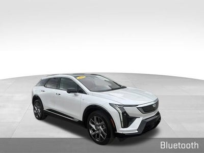 2025 Cadillac OPTIQ Luxury 2