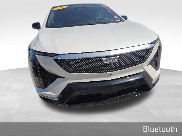 2025 Cadillac OPTIQ Luxury 2