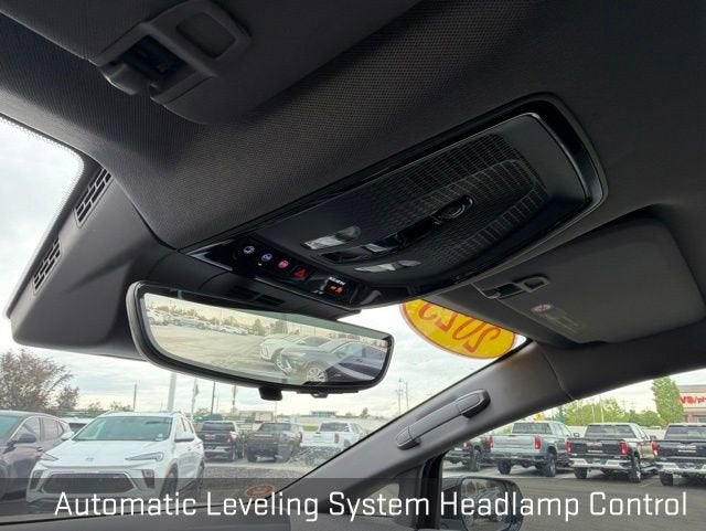 2025 Cadillac OPTIQ Luxury 2