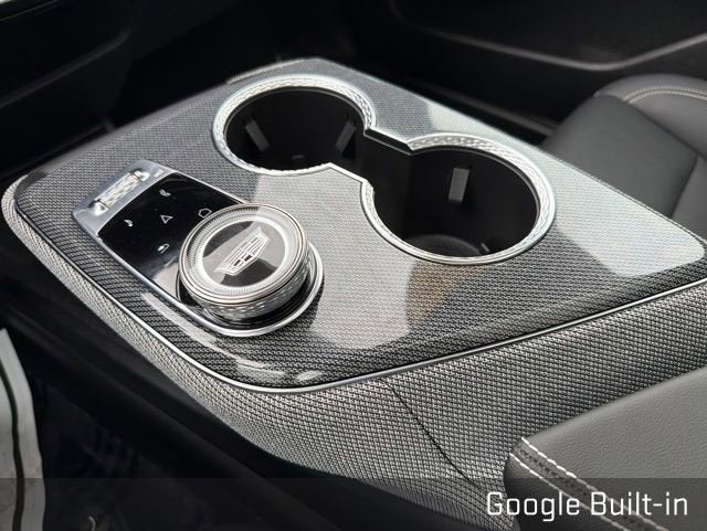 2025 Cadillac OPTIQ Luxury 2