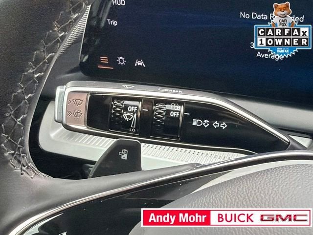 2025 Cadillac OPTIQ Luxury 2