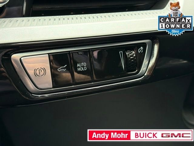 2025 Cadillac OPTIQ Luxury 2