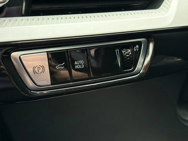 2025 Cadillac OPTIQ Luxury 2