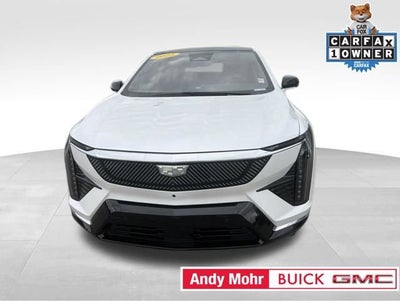 2025 Cadillac OPTIQ Luxury 2