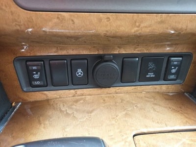 2011 INFINITI QX56 8-passenger