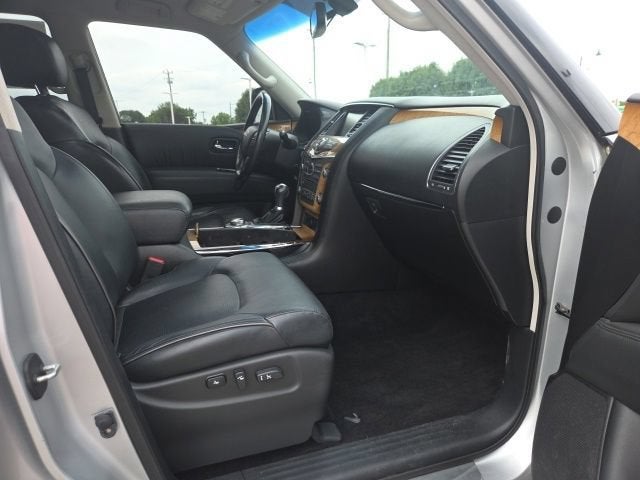 2011 INFINITI QX56 8-passenger