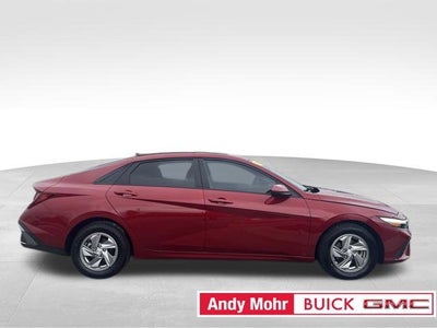 2024 Hyundai Elantra SE