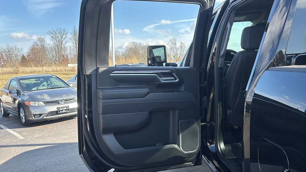 2025 Chevrolet Silverado 3500HD LTZ