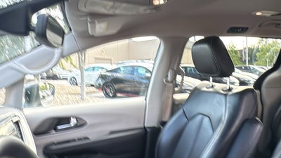 2023 Chrysler Pacifica Hybrid Touring L