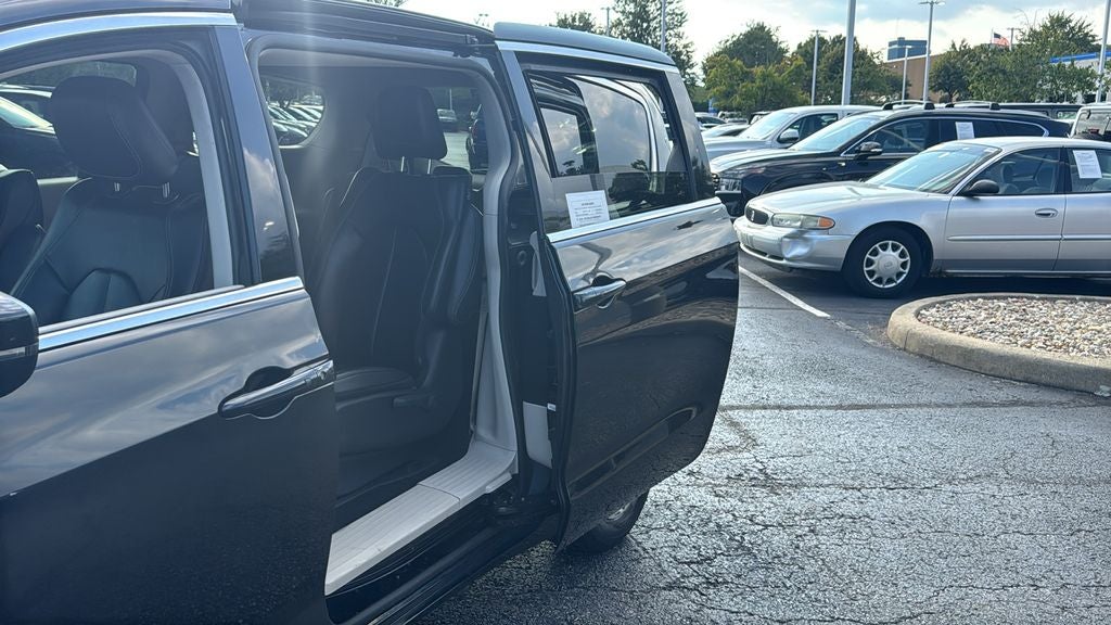 2023 Chrysler Pacifica Hybrid Touring L