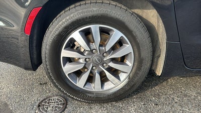 2023 Chrysler Pacifica Hybrid Touring L
