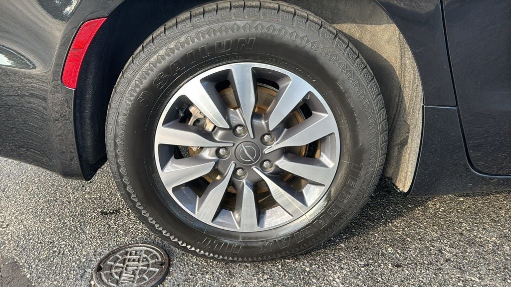 2023 Chrysler Pacifica Hybrid Touring L