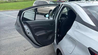2025 Nissan Versa 1.6 SR