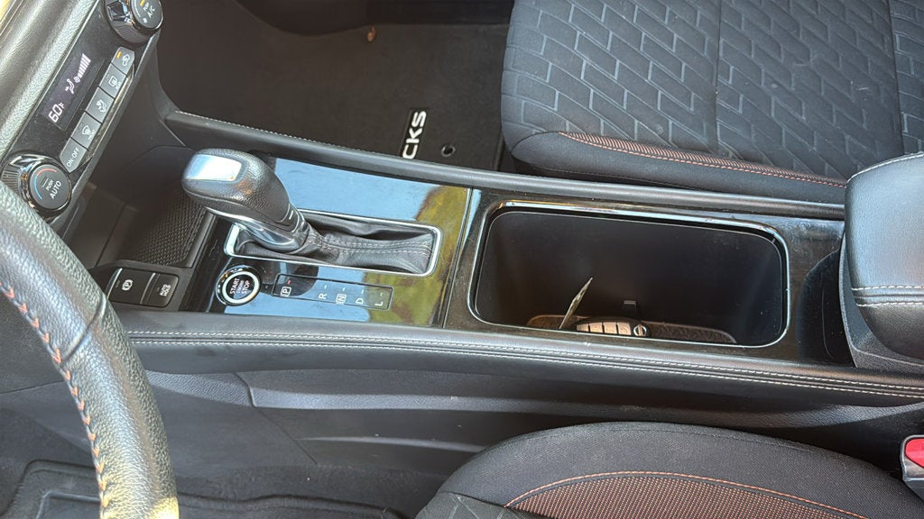 2021 Nissan Kicks SR