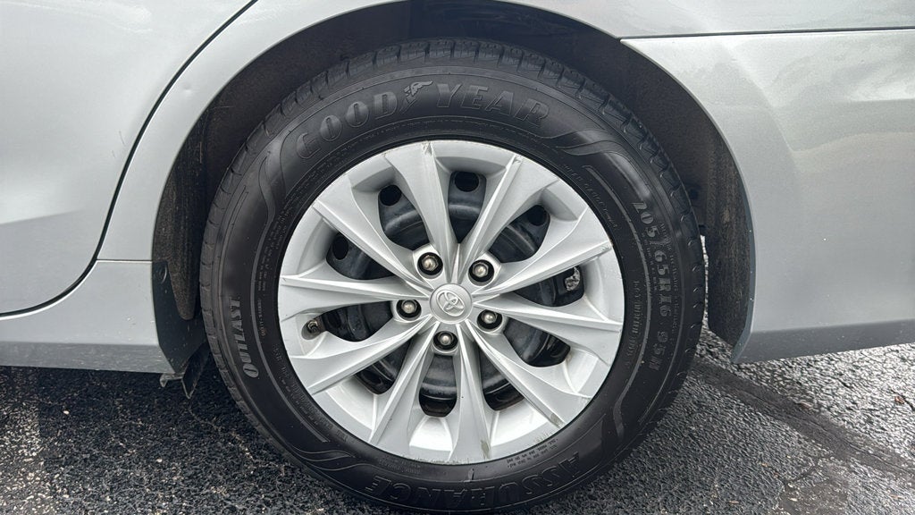 2016 Toyota Camry Hybrid LE