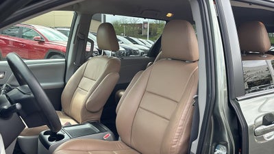 2020 Toyota Sienna LE 8 Passenger