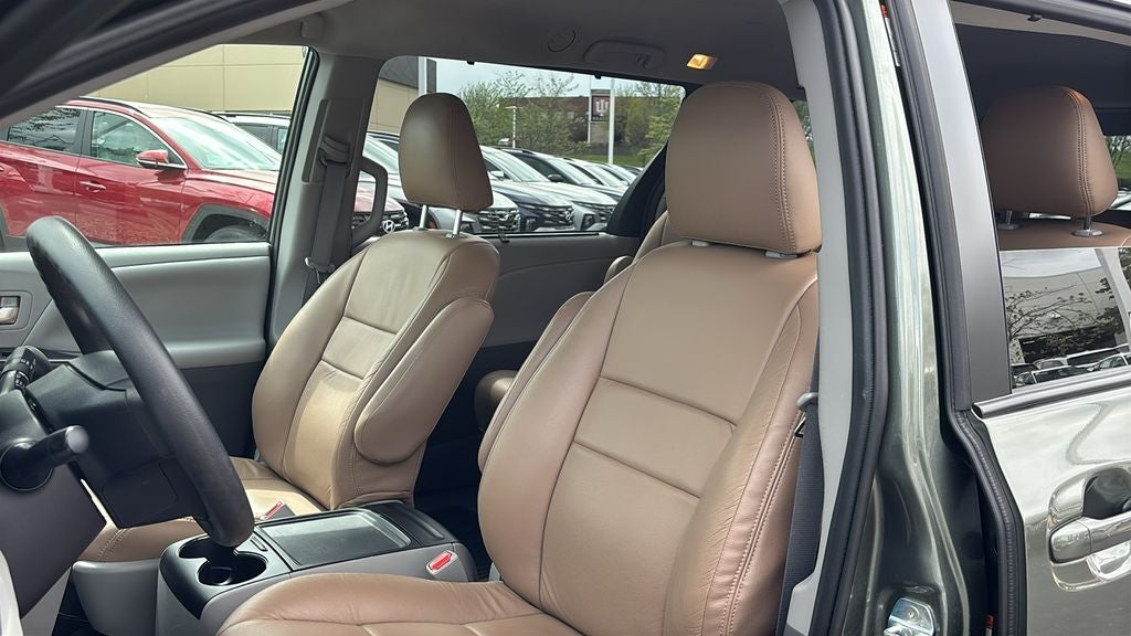 2020 Toyota Sienna LE 8 Passenger